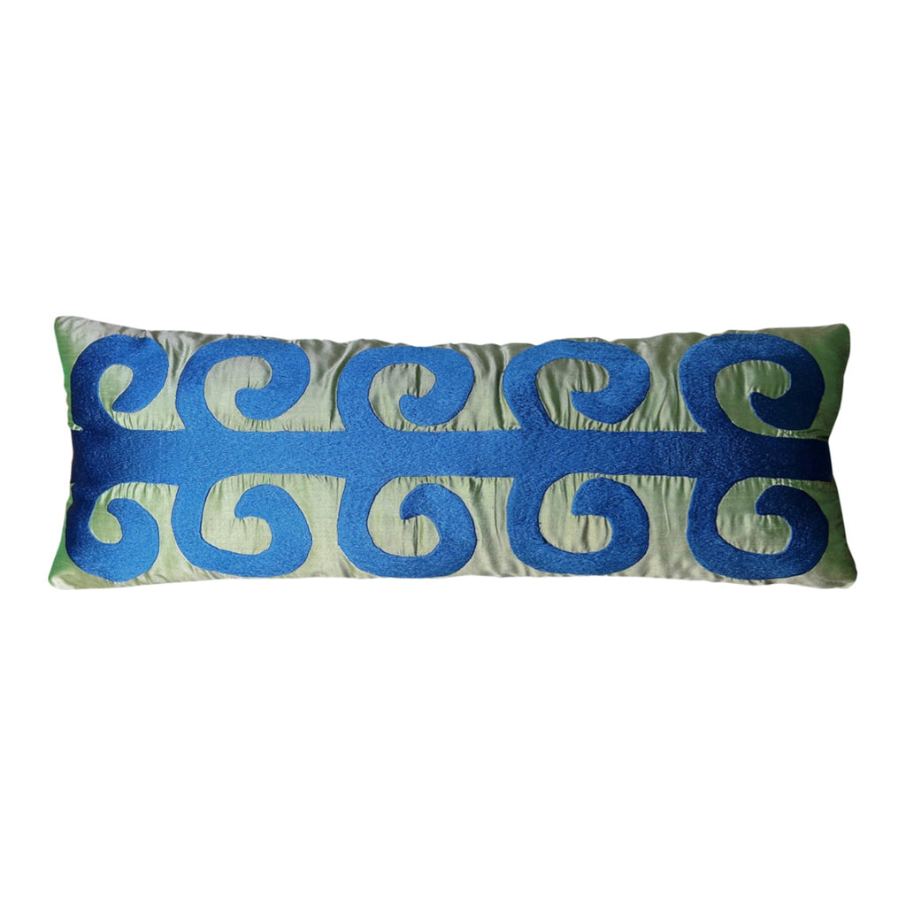 Su yesili ve mavi renklerde hayat agaci desenli ipek kirlent_Eau de nil and blue patterned silk cushion