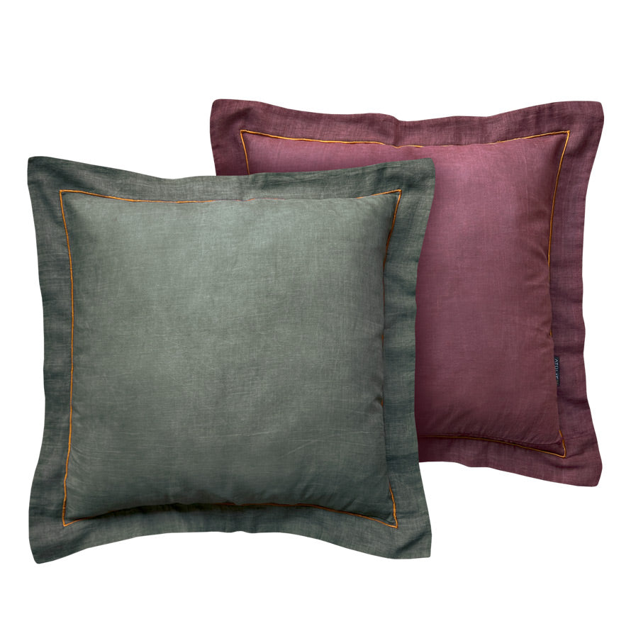 Taslanmis pamuklu koyu kullu yesil ve bordo cift yuzlu yastik_Stone washed cotton dark ash green and burgundy color double sided pillow