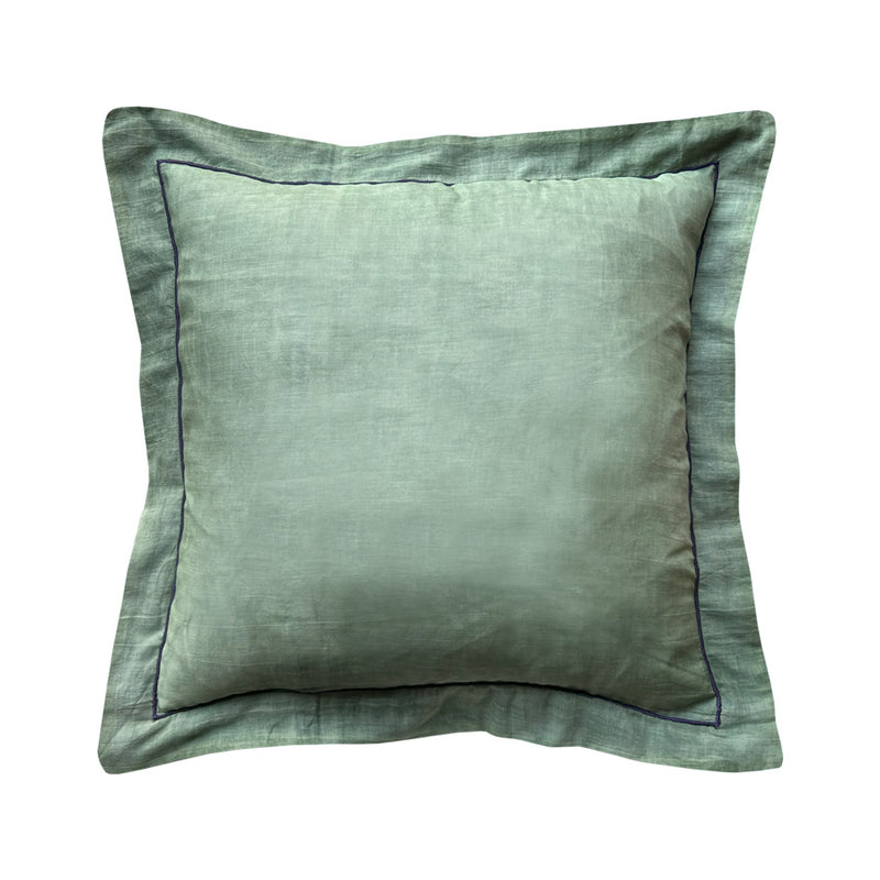 Taslanmis pamuklu mor nakisli soluk yesil yastik_Stone washed cotton pale green square pillow with purple embroidery