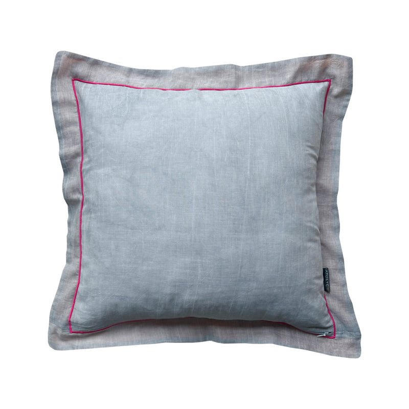 Taslanmis pamuklu pembe nakisli soluk mavi kare yastik_Stone washed cotton pale blue square pillow with pink embroidery