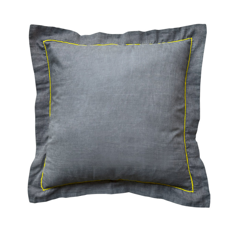 Taslanmis pamuklu sari nakisli fume yastik_Stone washed cotton dark grey pillow with yellow embroidery