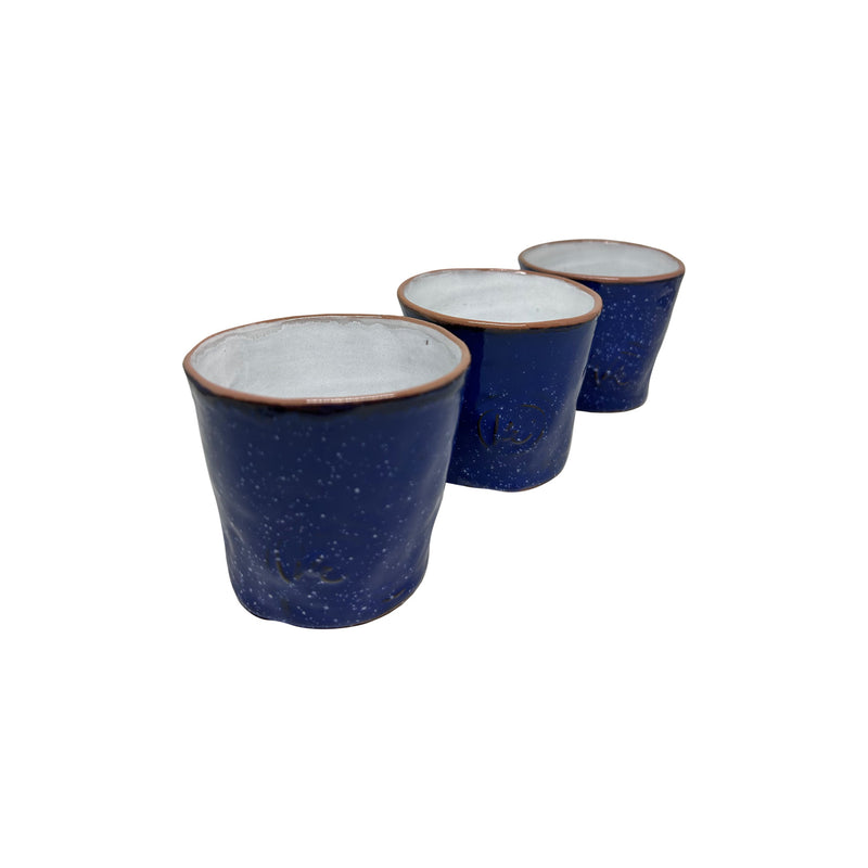 Uc adet lacivert beyaz el yapimi seramik bardak_Three handmade navy blue ceramic cups