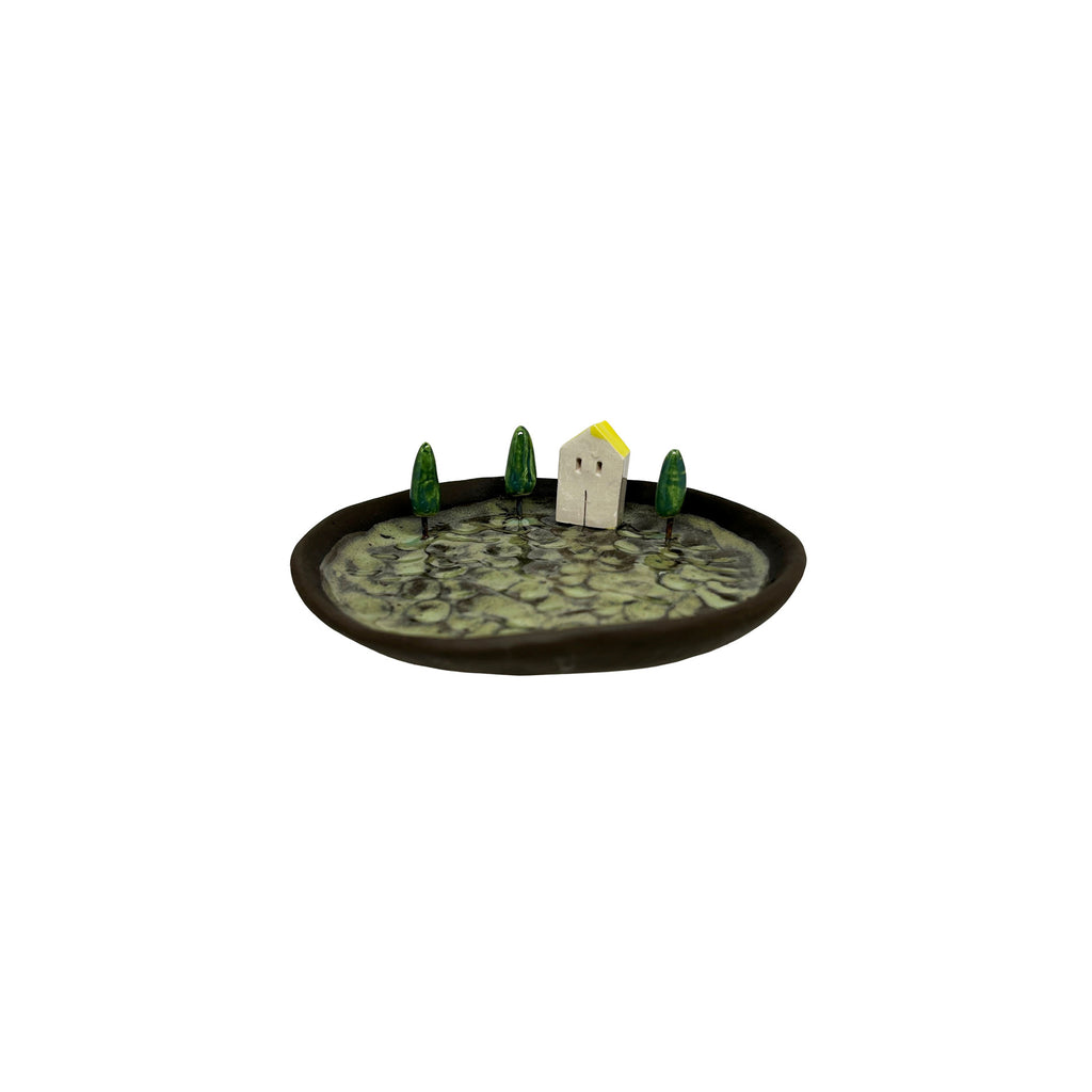Ustunde dort adet biblo olan haki yesil kucuk tabak_Khaki green small plate with four figurines on it