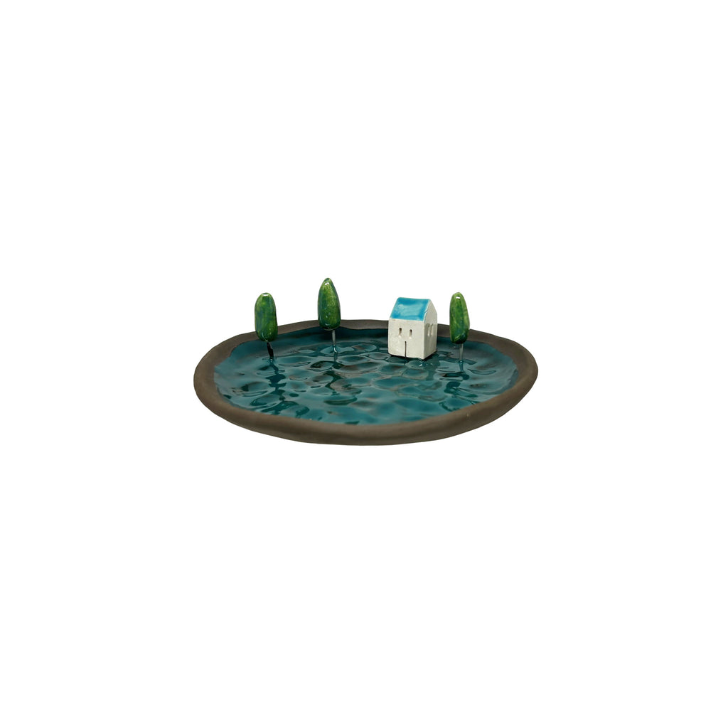 Ustunde uc agac ve bir ev olan koyu yesil kucuk tabak_Dark green small plate with three trees and a house on it