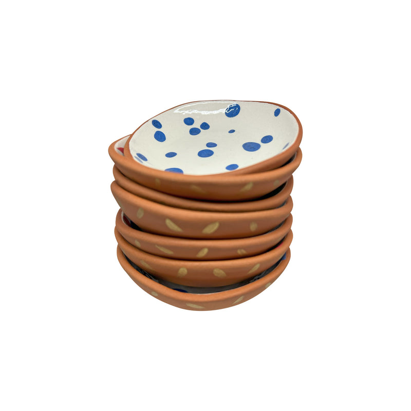 Ustuste duran mavi benekli seramik tabaklar_Blue spotted ceramic nut plates on top of each other
