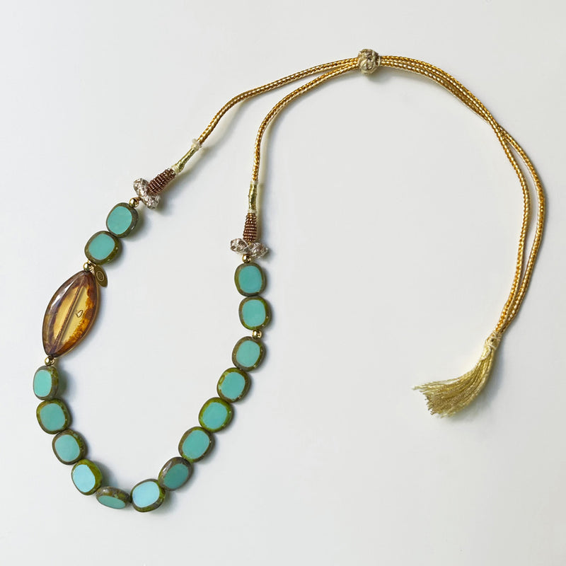 Yesil cam boncuklu Deniz Barlas Velioglu tasarimi kolye_Green glass beaded designer necklace