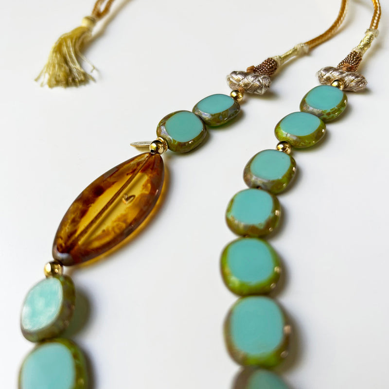 Yesil cam boncuklu Deniz Barlas Velioglu tasarimi kolye_Green glass beaded designer necklace