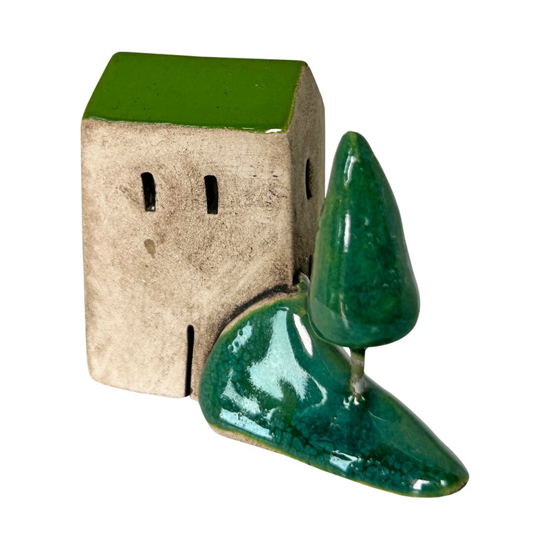 Yesil catili ve agacli kucuk seramik ev_Small handmade ceramic house with a tree and green roof