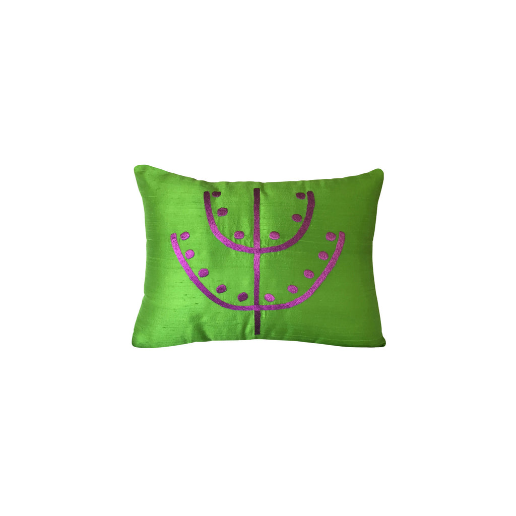 Yesil ustune mor el parmak tarak nakisli kirlent_Embroidered green cushion with hand finger and comb motif