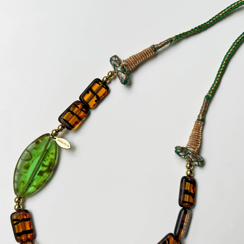Yesil ve kahverengi desenli boncuklu tasarim kolye_Green and brown glass bead necklace with tassel