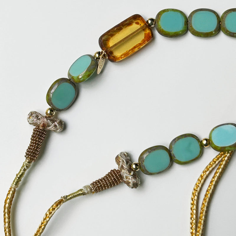 Yesil ve kehribar rengi cam boncuklu tasarim kolye_Green and amber color glass beaded designer necklace