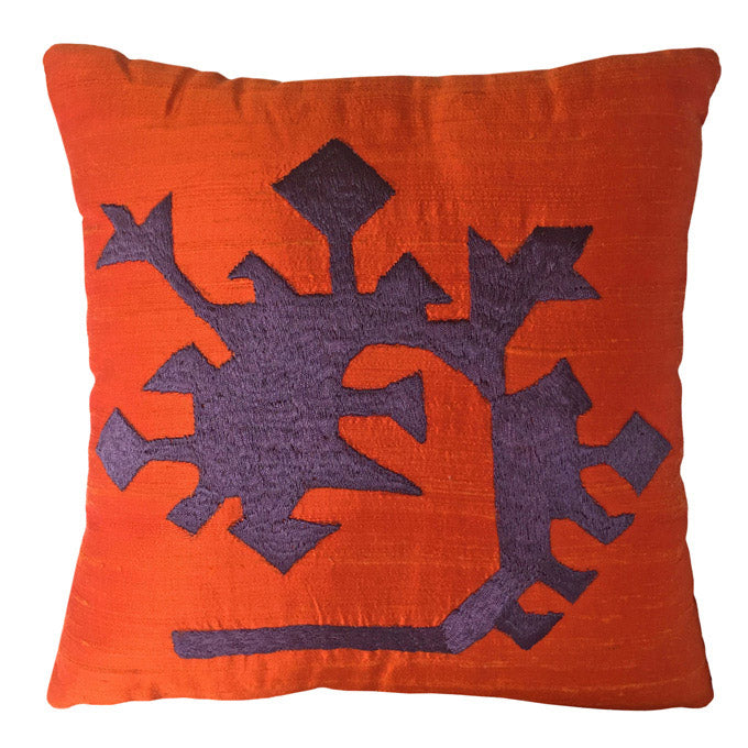 Yilan ejder motifi bir halidan alinma turuncu ustune mor ipek kucuk yastik_Orange and purple small silk cushion with serpent dragon motif_z
