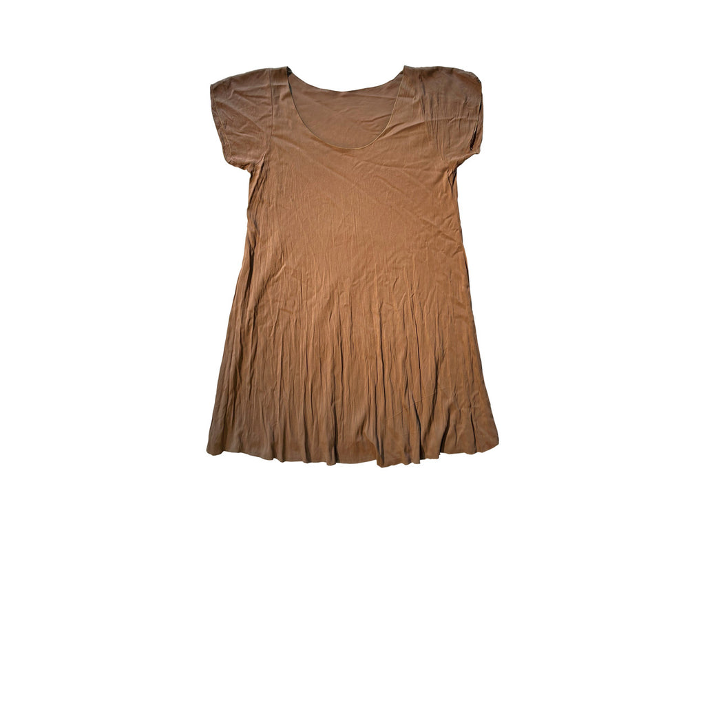 Yuvarlak yakali kisa kollu kahverengi kisa klos elbise_Flared short brown dress with round neck and short sleeves