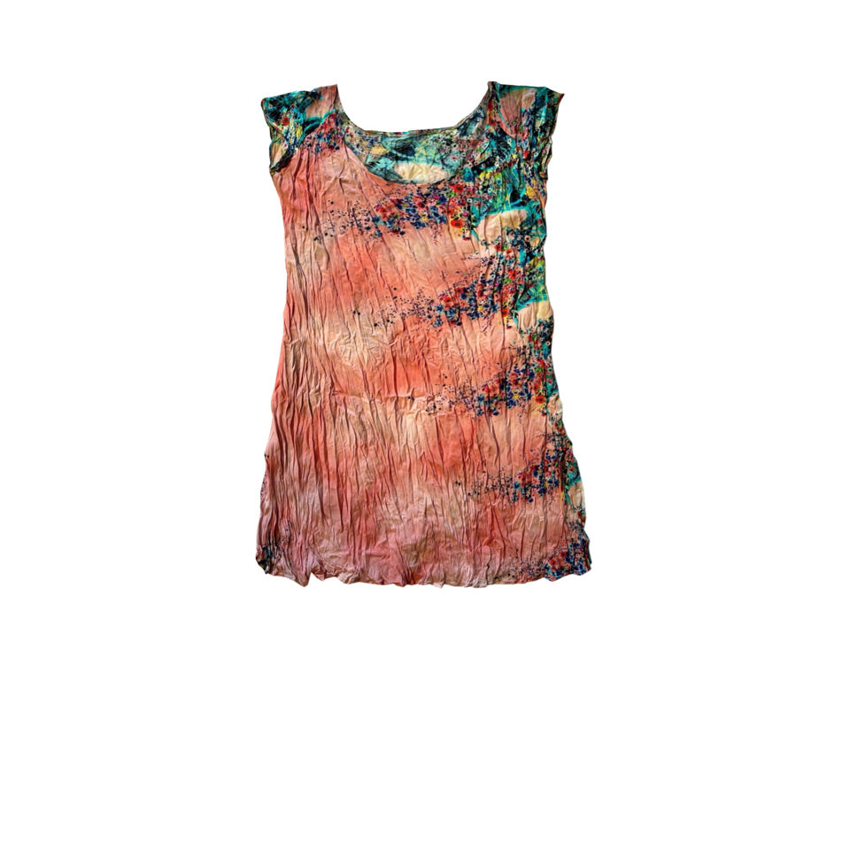 Yuvarlak yakali verev cicek desenli somon rengi kolsuz elbise_Salmon color sleeveless dress with round neckline and floral pattern