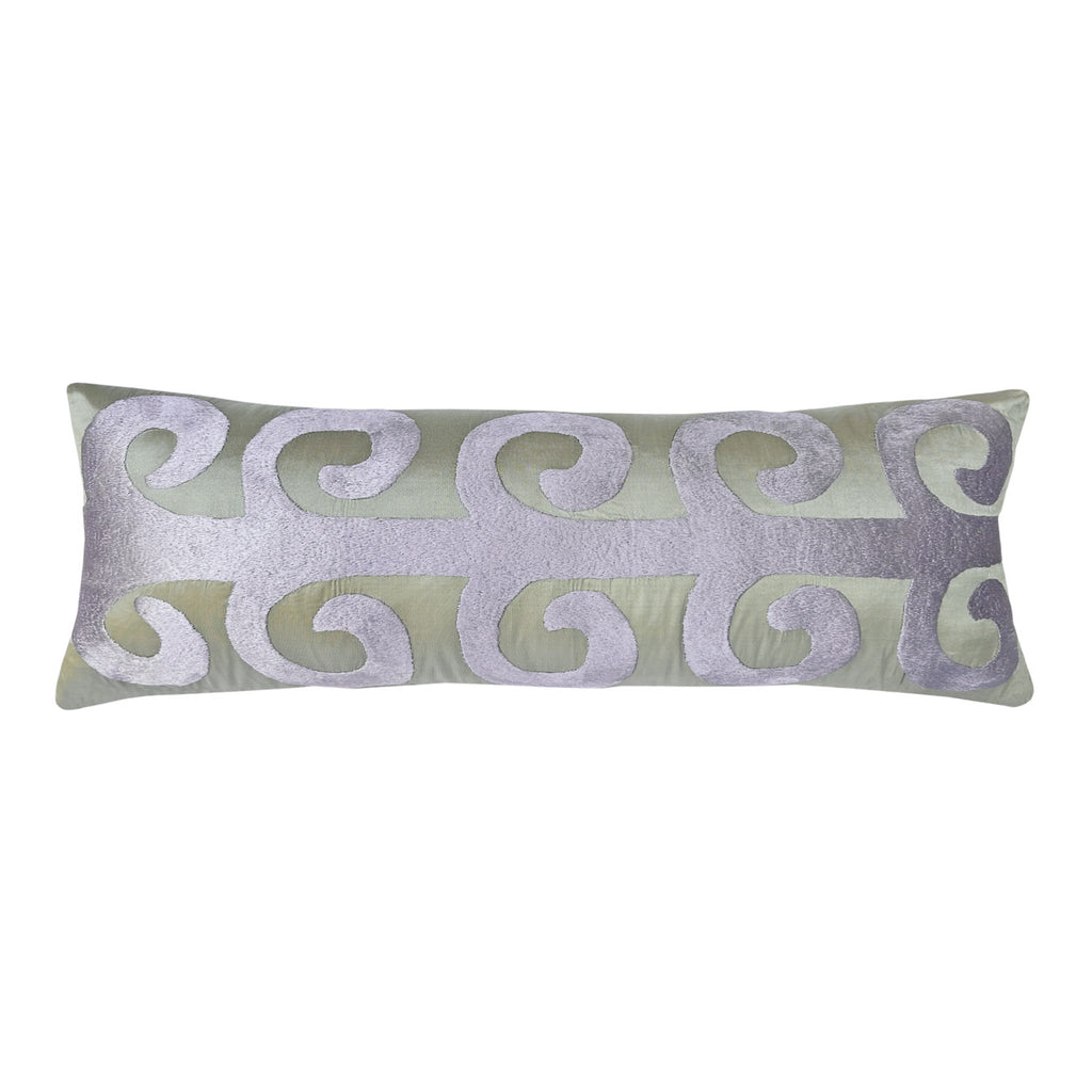 Bir filizi andiran sekliyle hayat agaci motifli ipek uzun kirlent_Long silk cushion with its tree of life motif reminding a sprout