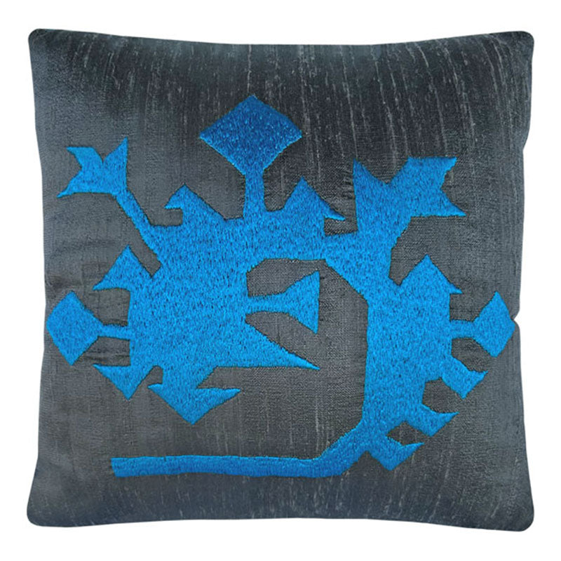 Bir halidan alinan ejder motifiyle fume ustune mavi ipek kirlent_Smoke grey silk cushion with blue dragon motif taken from a carpet_kissen