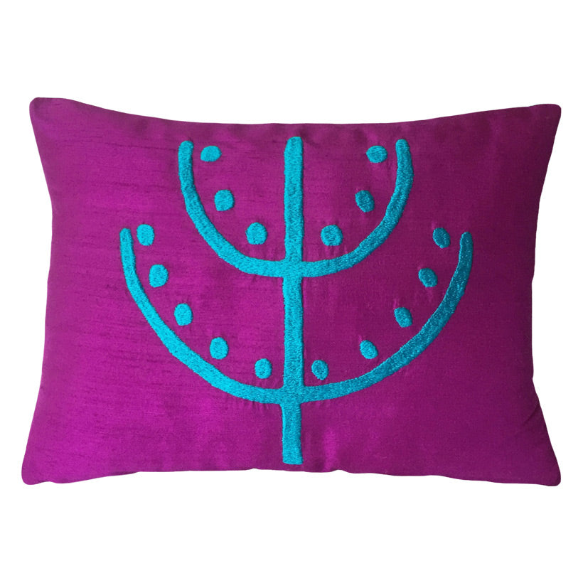 Carpici renklerde el parmak tarak motifi islemeli ipek kirlent_Stunning colored silk cushion with hand finger and comb motif_kissen_coussin