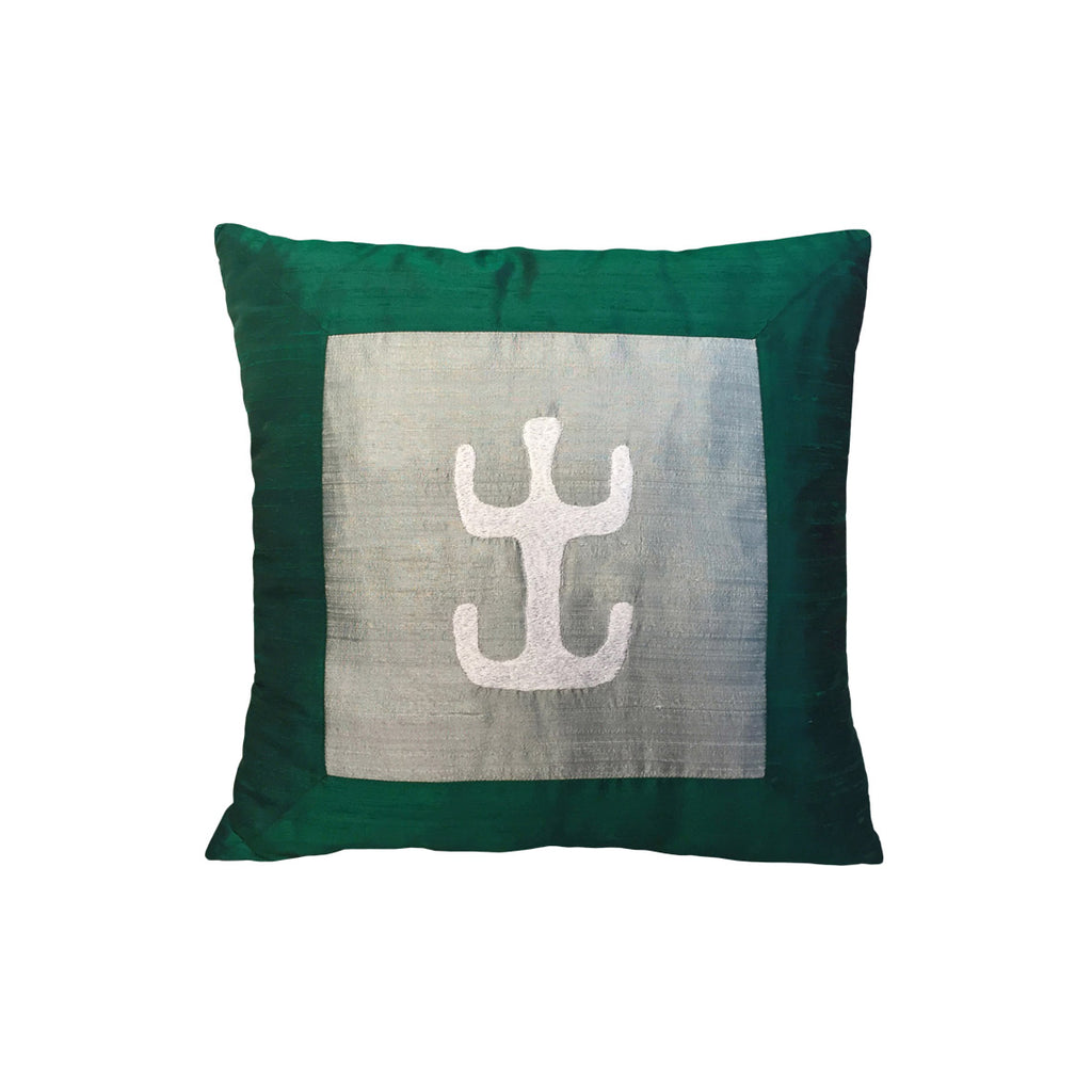 Etnik desenli koyu yesil gri ve beyaz kirlent_Dark green white and grey cushion with ethnic pattern