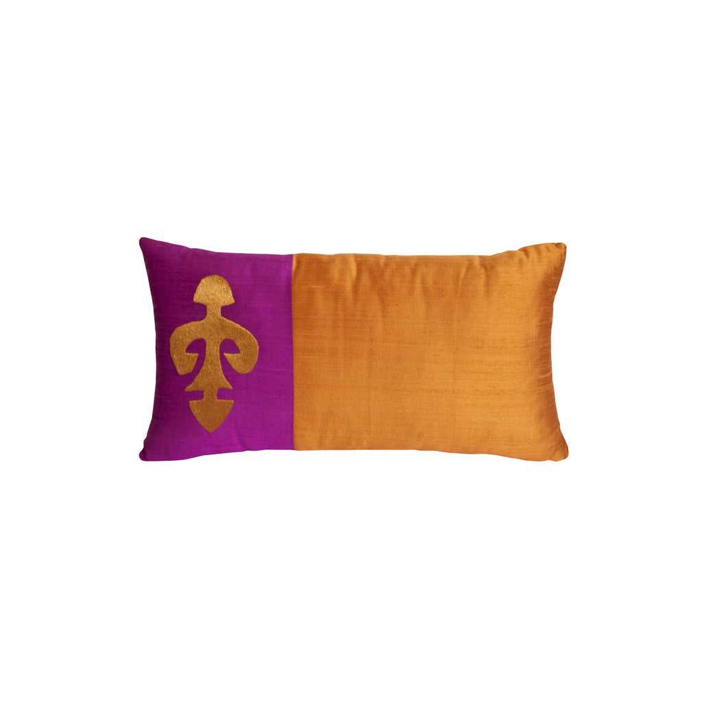 Mutluluk nese kismet sembolu elibelinde motifli ipek yastik_Silk cushion with hands on hips motif symbolizing joy happiness and fortune